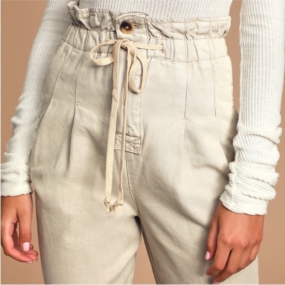 Free People Margate Pleated Drawstring Cargo Trouser Medium Cream Tan - Picture 3 of 7